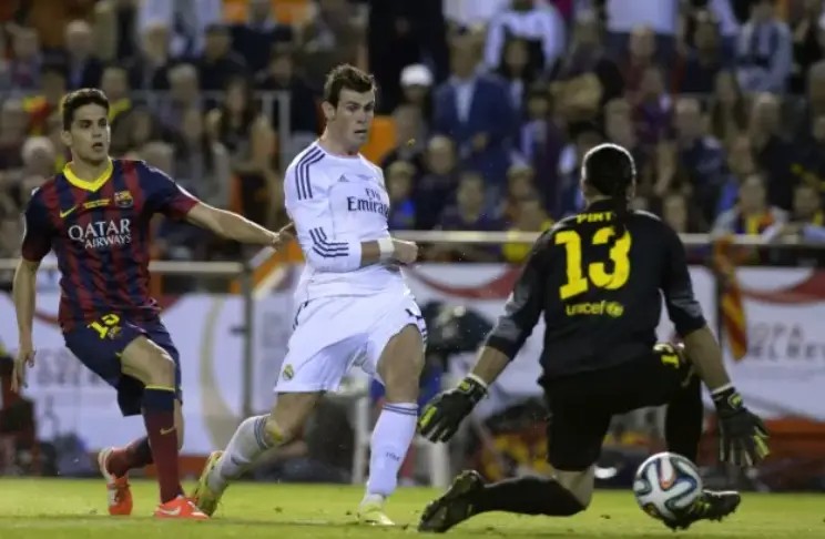 惯用左脚踢球的人比较强？